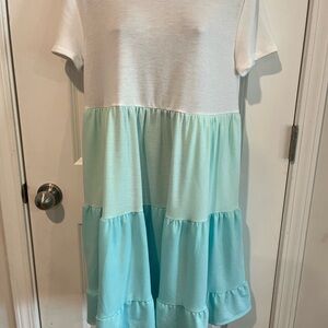 crown & ivy White Top with Black Lining Detail